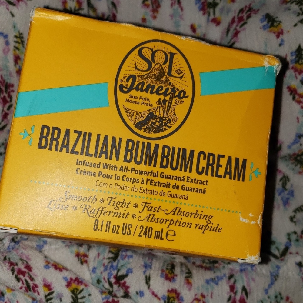 Bum bum cream sol de Janeiro  and brazilian kiss